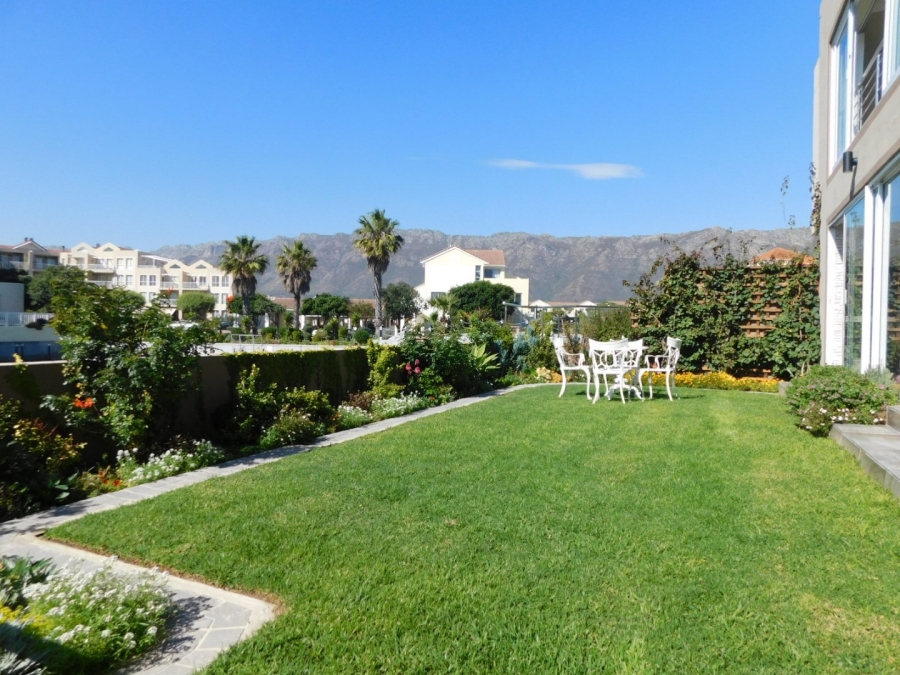 4 Bedroom Property for Sale in Harbour Island Western Cape